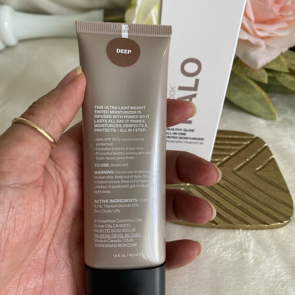 Smashbox Halo Tinted Moisturizer COLOR DEEP SIZE 1.4 fl oz - Picture 6 of 8
